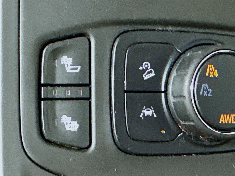Used 2023 GMC Terrain SLE w/ Driver Convenience Package image 22