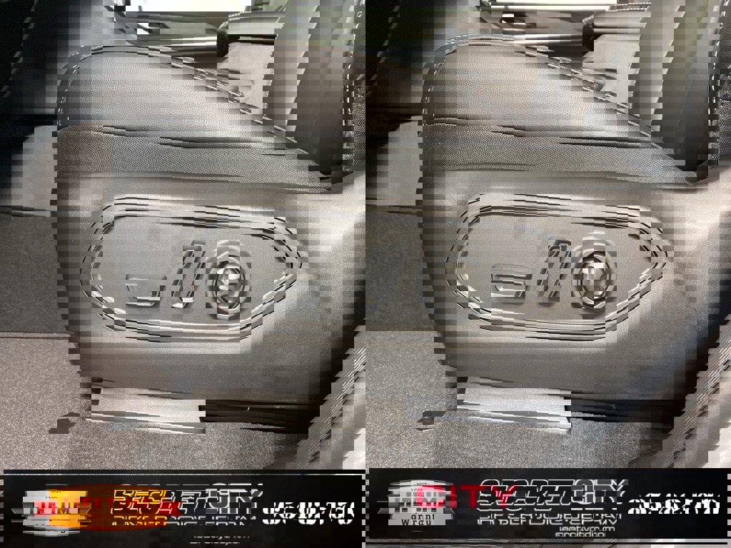 New 2025 Jeep Grand Cherokee Limited w/ Black Appearance Package image 13