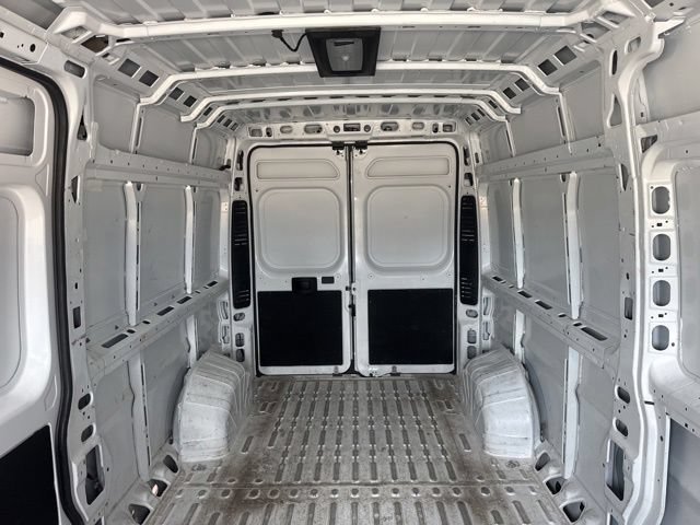 Used 2025 RAM ProMaster 2500 w/ Convenience Group FWD image 8