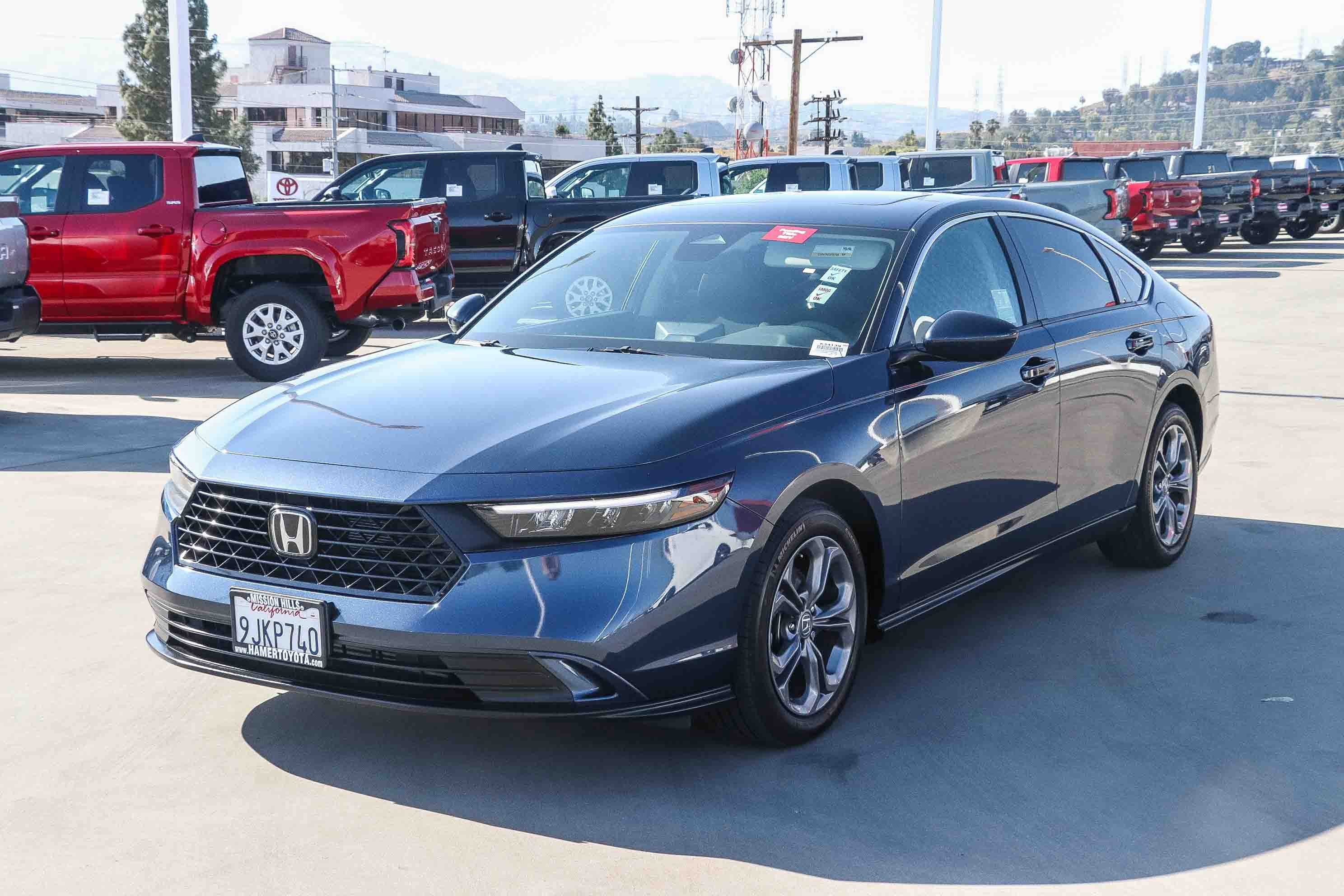 Used 2023 Honda Accord EX image 3