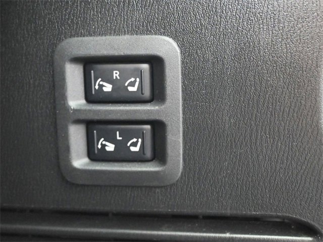 Used 2018 Nissan Armada SL w/ Moonroof Package image 25