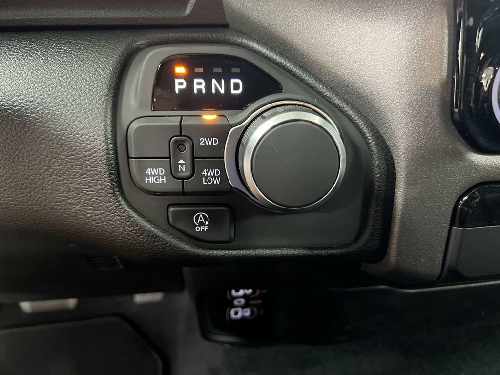 New 2026 RAM 1500 Express AWD/4WD image 17