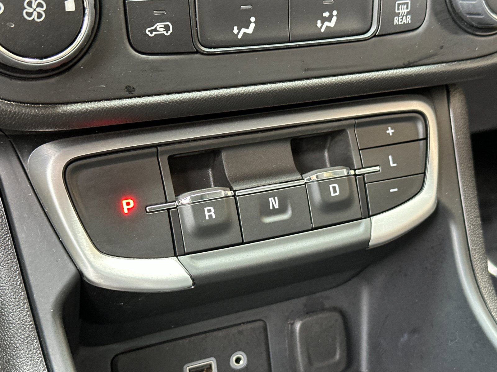 Used 2024 GMC Terrain SLE image 20