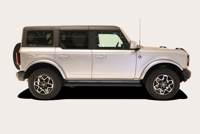 Used 2024 Ford Bronco Outer Banks AWD/4WD image 4