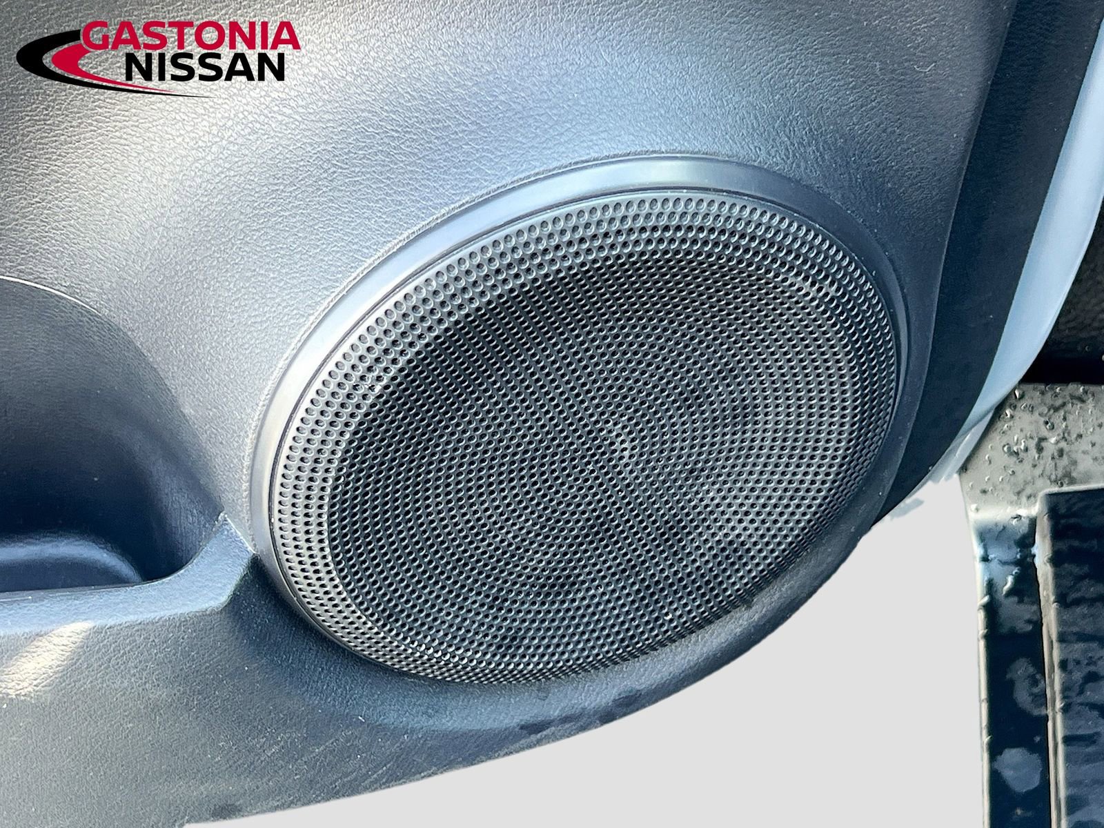 Used 2024 Nissan Kicks SR w/ SR Premium Package image 23