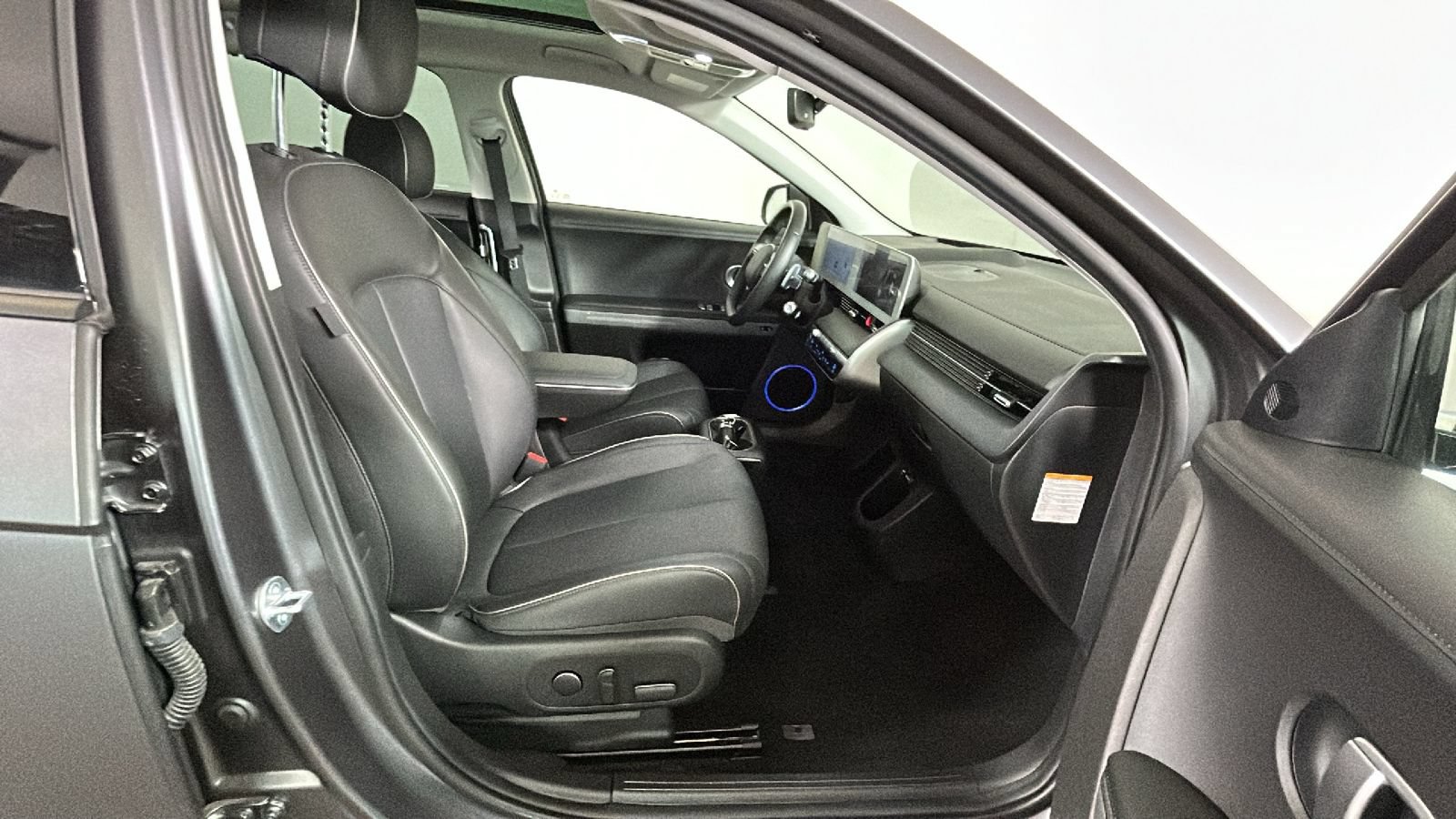 Used 2023 Hyundai Ioniq 5 Limited w/ Cargo Package RWD image 36