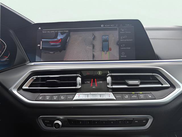 Used 2019 BMW X5 xDrive50i w/ Parking Assistance Package AWD/4WD image 13