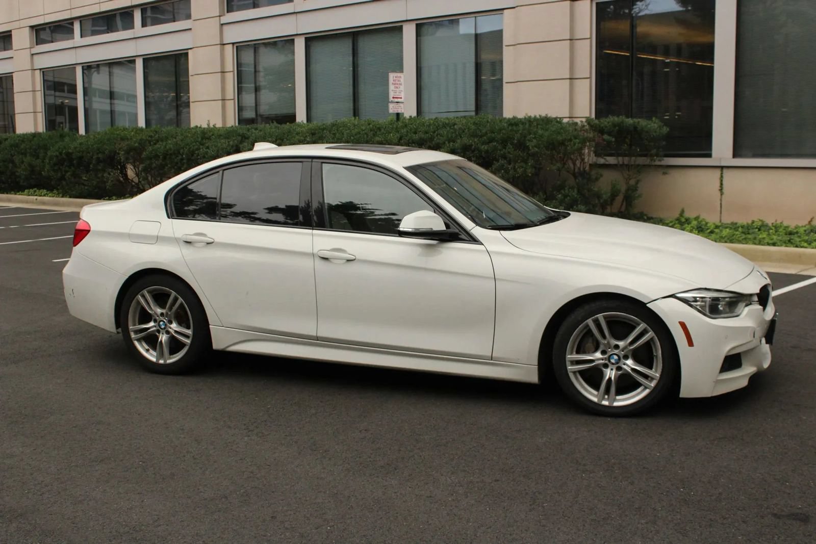 Used 2016 BMW 328i Sedan w/ M Sport Package RWD image 2