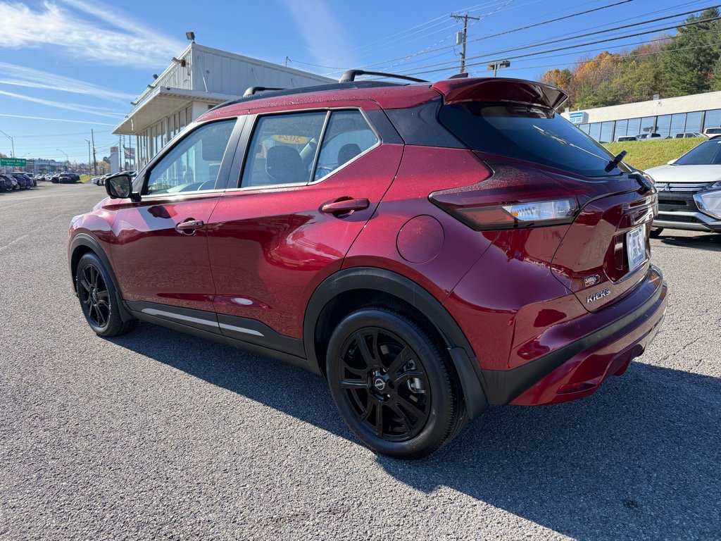 Used 2024 Nissan Kicks SR w/ SR Premium Package image 4