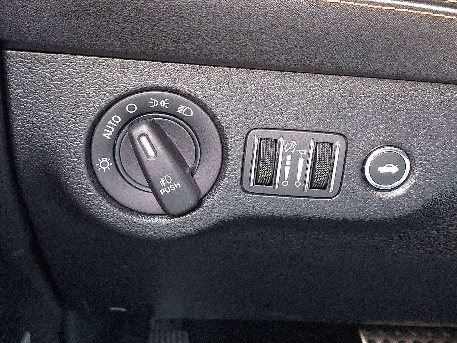 Used 2020 Dodge Challenger R/T image 26