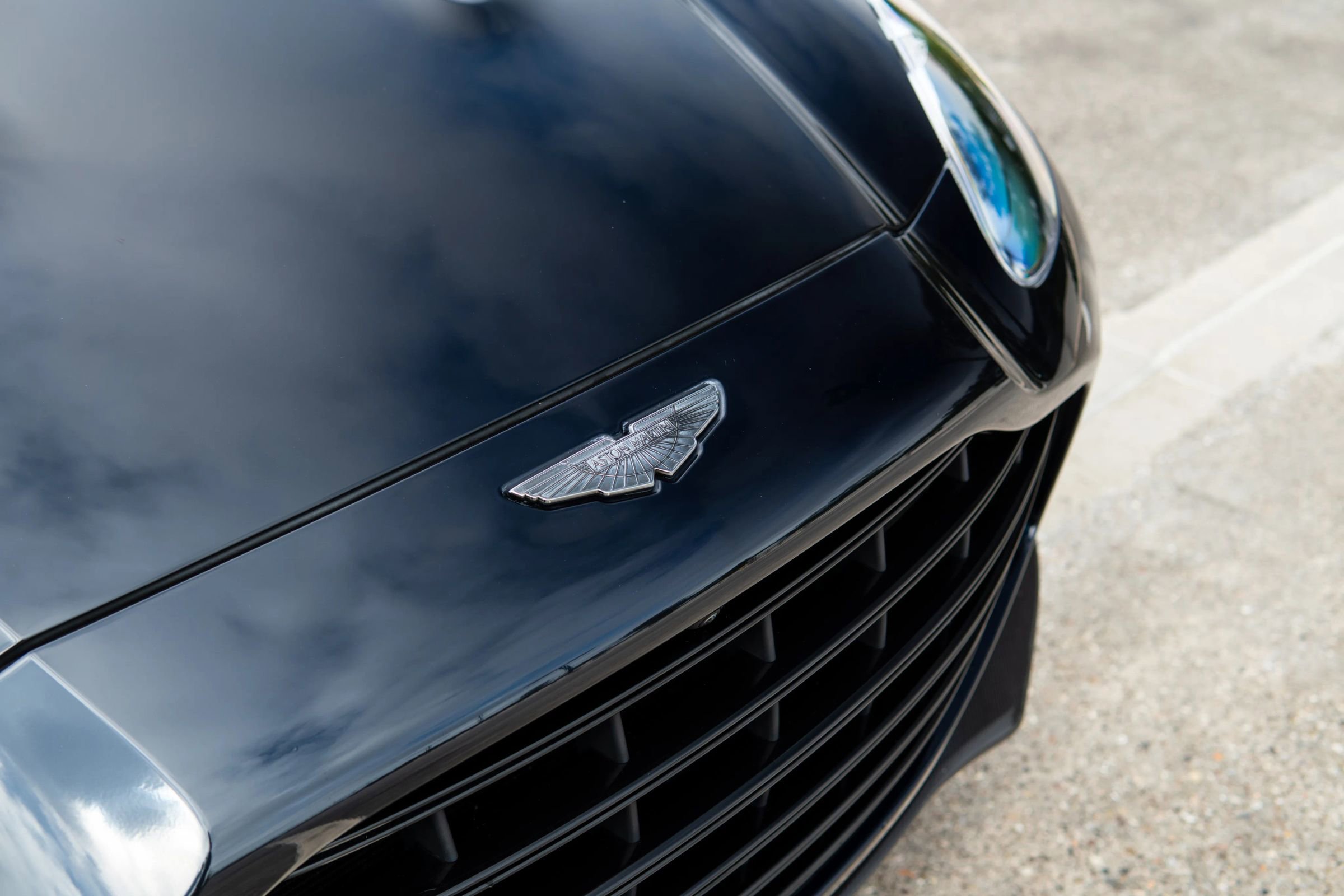 Used 2023 Aston Martin DBX 707 image 6