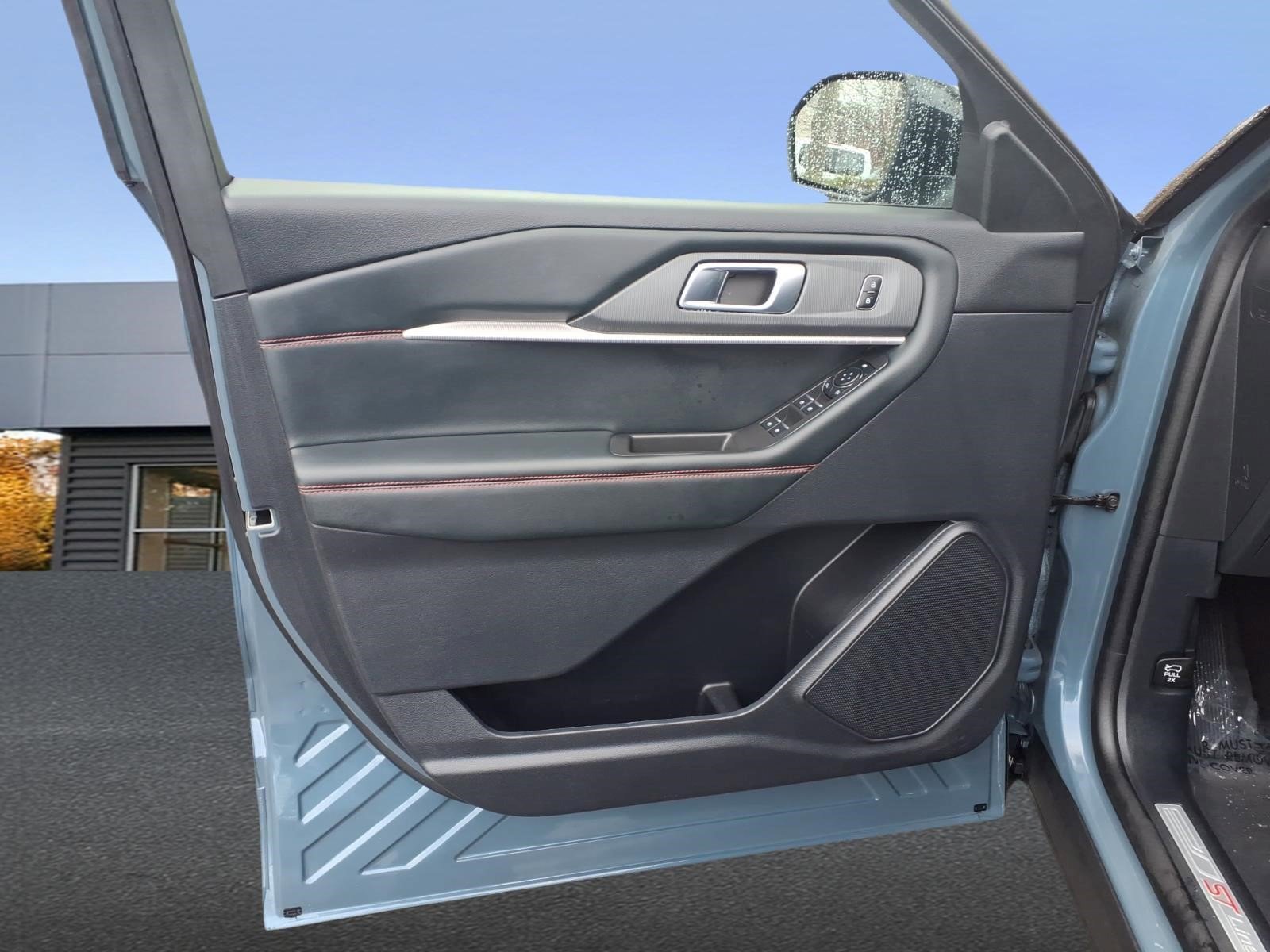 Used 2025 Ford Explorer ST-Line w/ ST-Line Street Pack AWD/4WD image 15