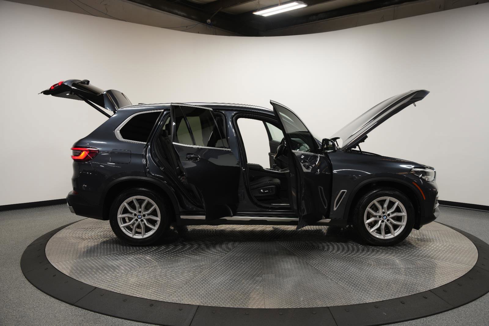 Used 2019 BMW X5 xDrive40i w/ Premium Package 2 image 10