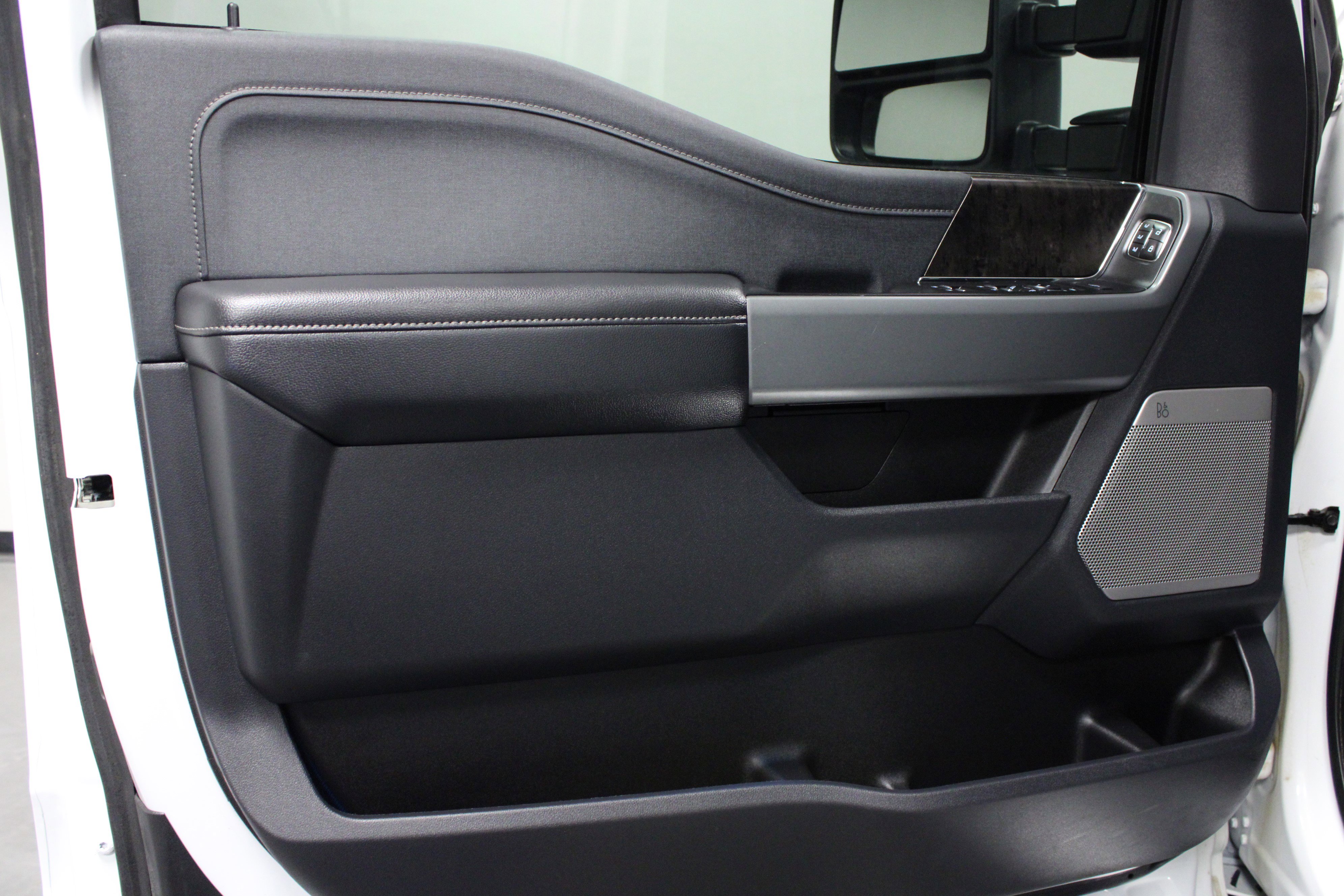 Used 2024 Ford F250 Lariat image 11