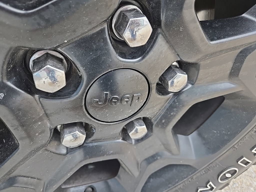 Used 2023 Jeep Wrangler Unlimited image 33