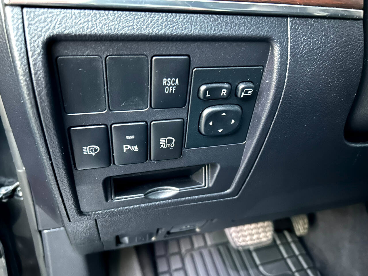 Used 2016 Toyota Land Cruiser image 15