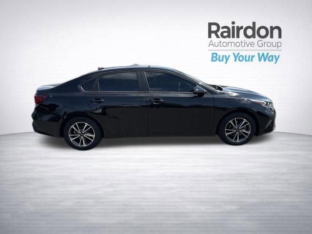 Used 2022 Kia Forte LXS w/ LXS Technology Package FWD image 8