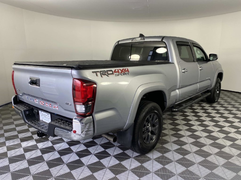 Used 2021 Toyota Tacoma SR5 AWD/4WD image 10