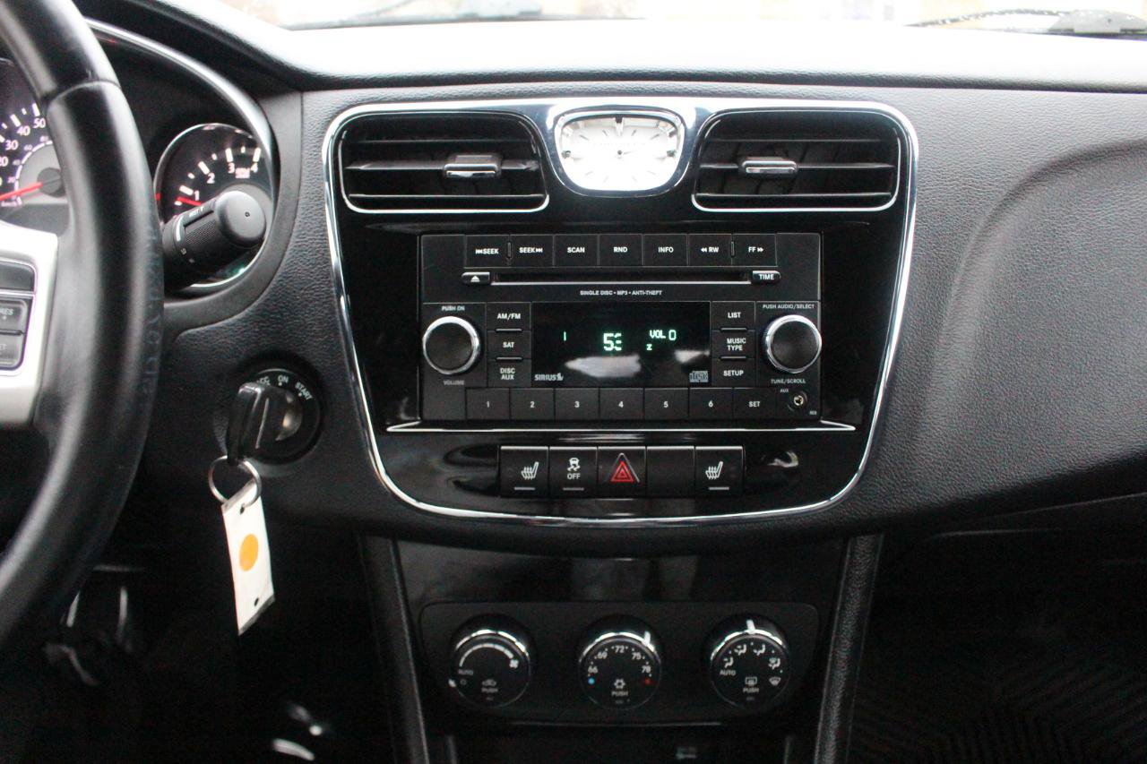 Used 2013 Chrysler 200 Limited FWD image 23