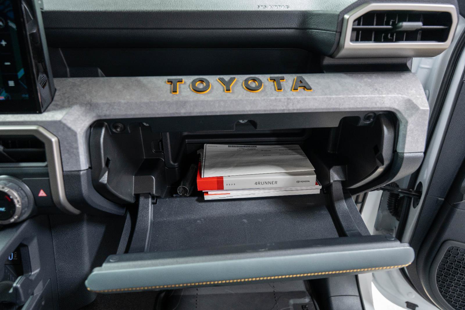 Used 2025 Toyota 4Runner Trailhunter image 73