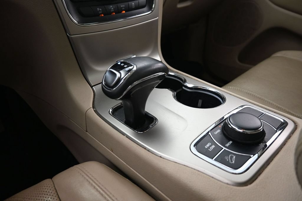 Used 2014 Jeep Grand Cherokee Limited w/ Luxury Group II AWD/4WD image 31