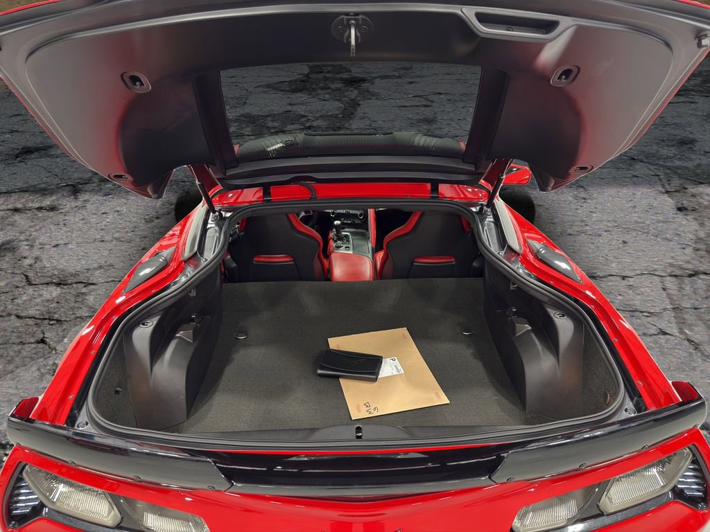 Used 2015 Chevrolet Corvette Z06 w/ 3LZ Preferred Equipment Group image 9