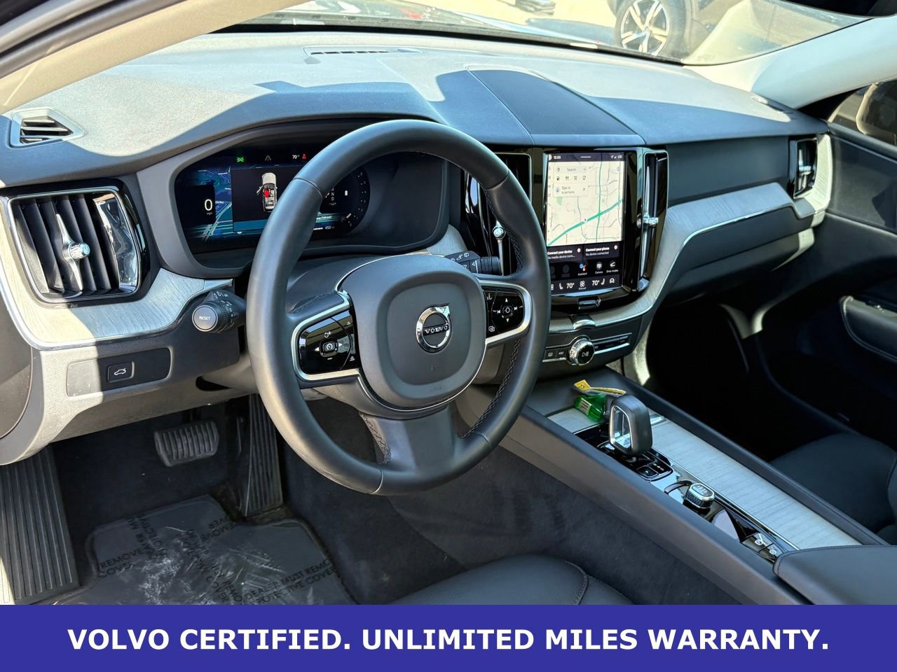Certified 2025 Volvo XC60 B5 Plus image 17