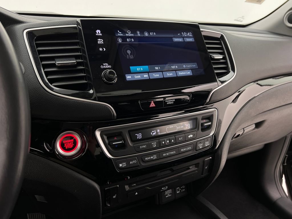 Used 2020 Honda Pilot Touring image 3