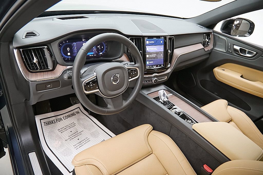Certified 2025 Volvo XC60 B5 Ultra image 10