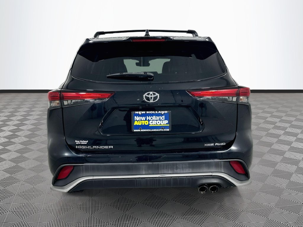 Used 2021 Toyota Highlander XSE AWD/4WD image 6