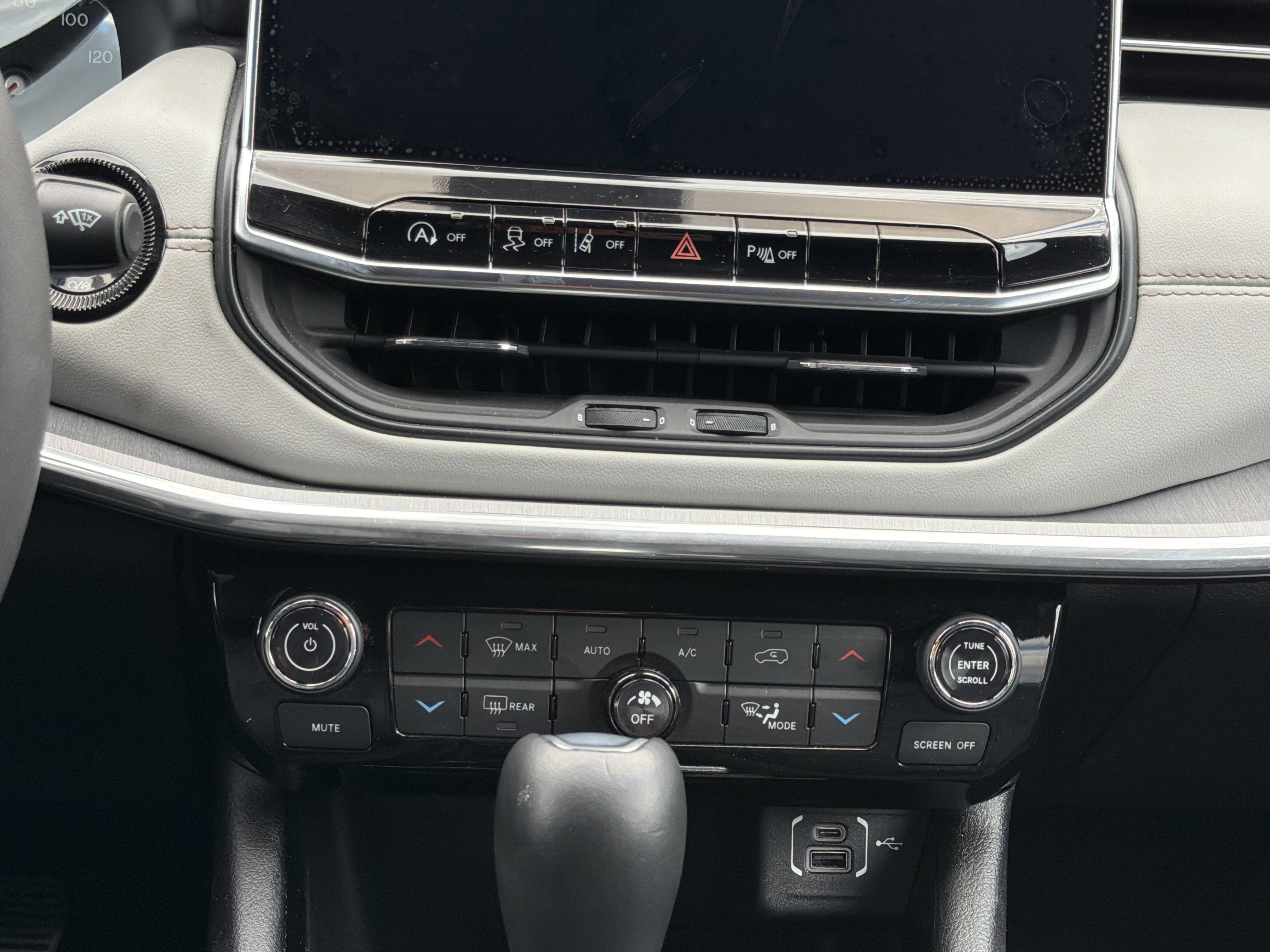 Used 2023 Jeep Compass Limited AWD/4WD image 19