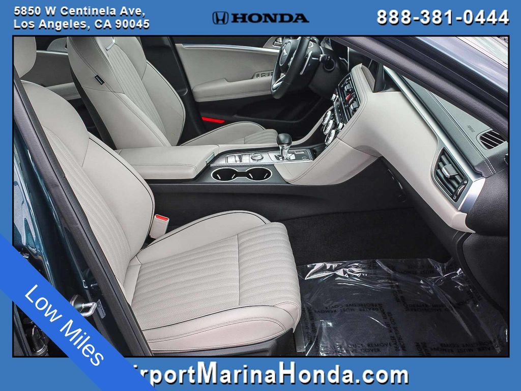 Used 2023 Genesis G70 2.0T w/ Sport Prestige Package RWD image 12