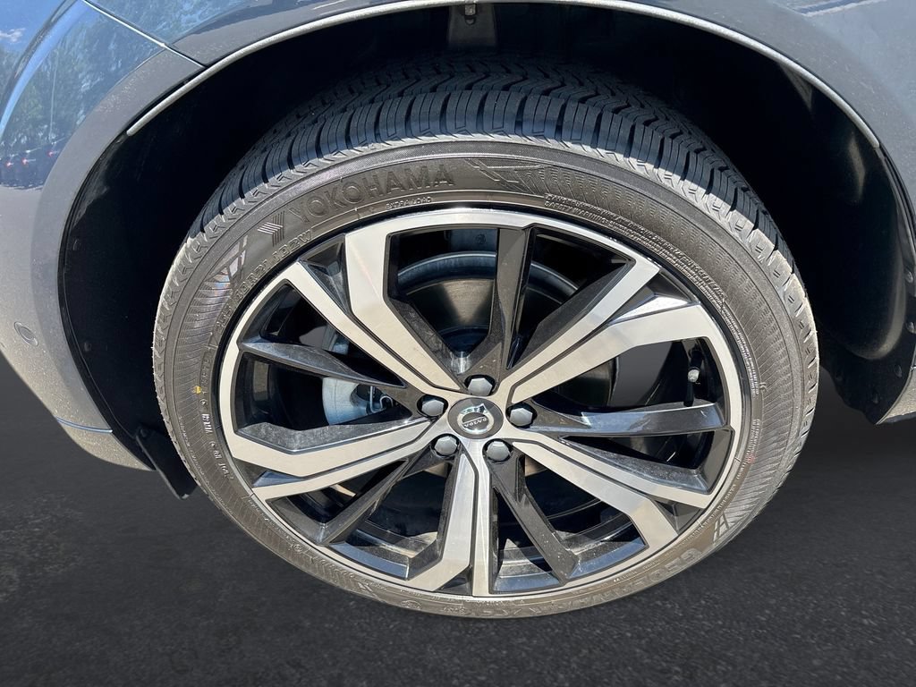 Used 2023 Volvo XC60 B5 Ultimate w/ Protection Package FWD image 19