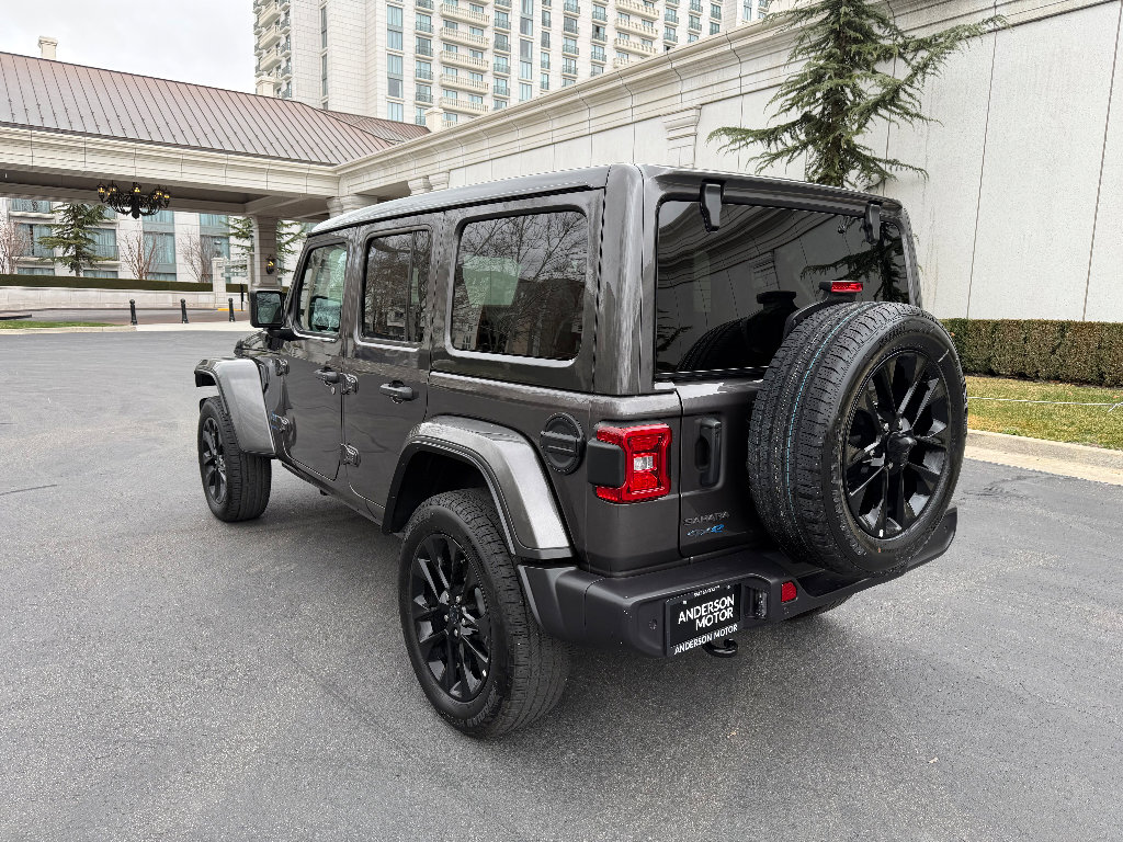 Used 2025 Jeep Wrangler Sahara w/ Safety Group AWD/4WD image 9