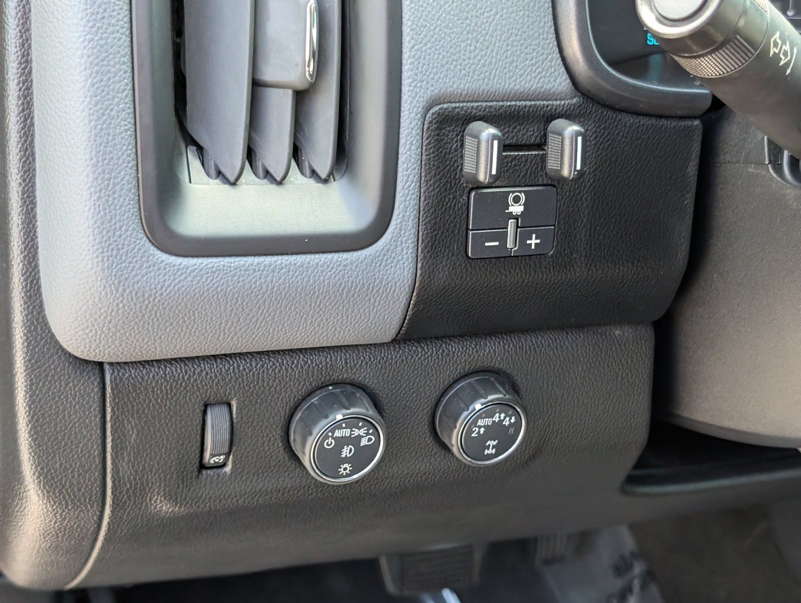 Used 2017 Chevrolet Colorado Z71 AWD/4WD image 21