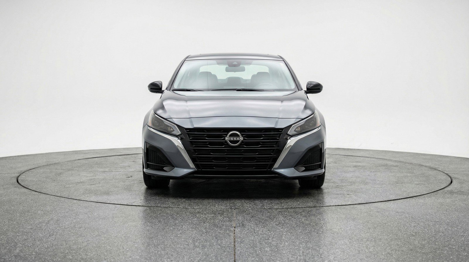 Used 2025 Nissan Altima 2.5 SV image 2