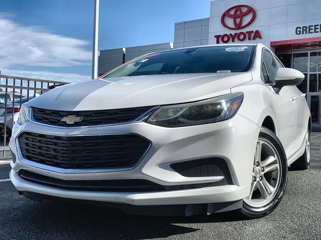 Used 2018 Chevrolet Cruze LT FWD image 1