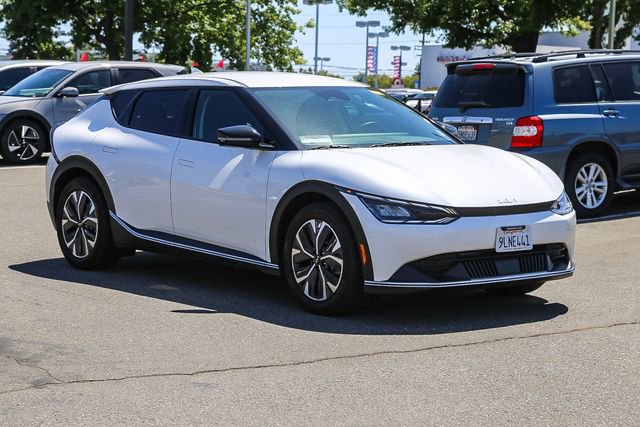 Used 2024 Kia EV6 Light RWD image 6