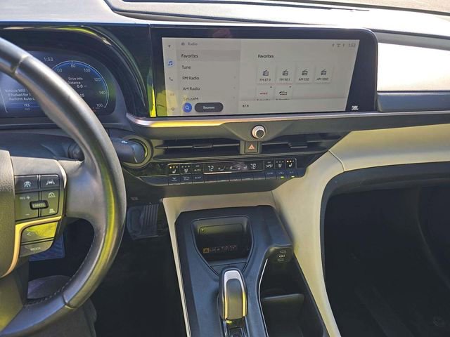 Used 2023 Toyota Crown image 8