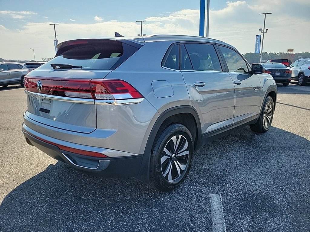 Used 2024 Volkswagen Atlas Cross Sport SE image 7