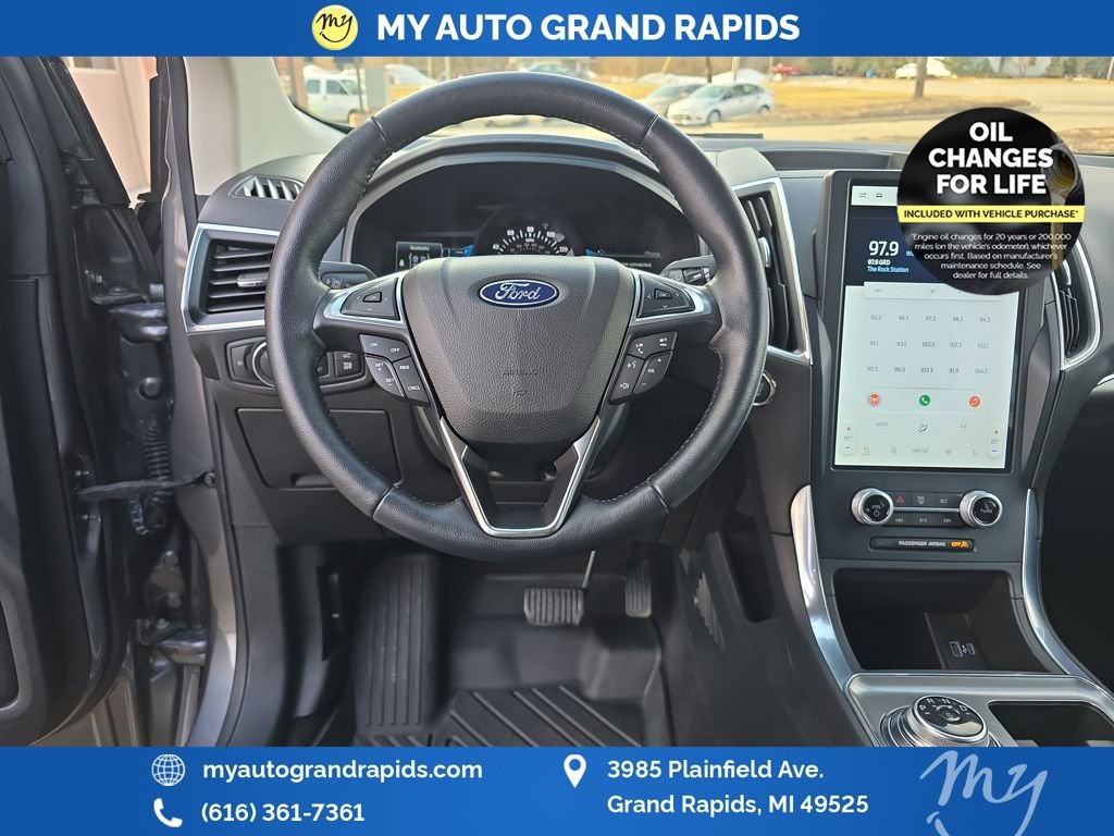 Used 2022 Ford Edge Titanium image 13