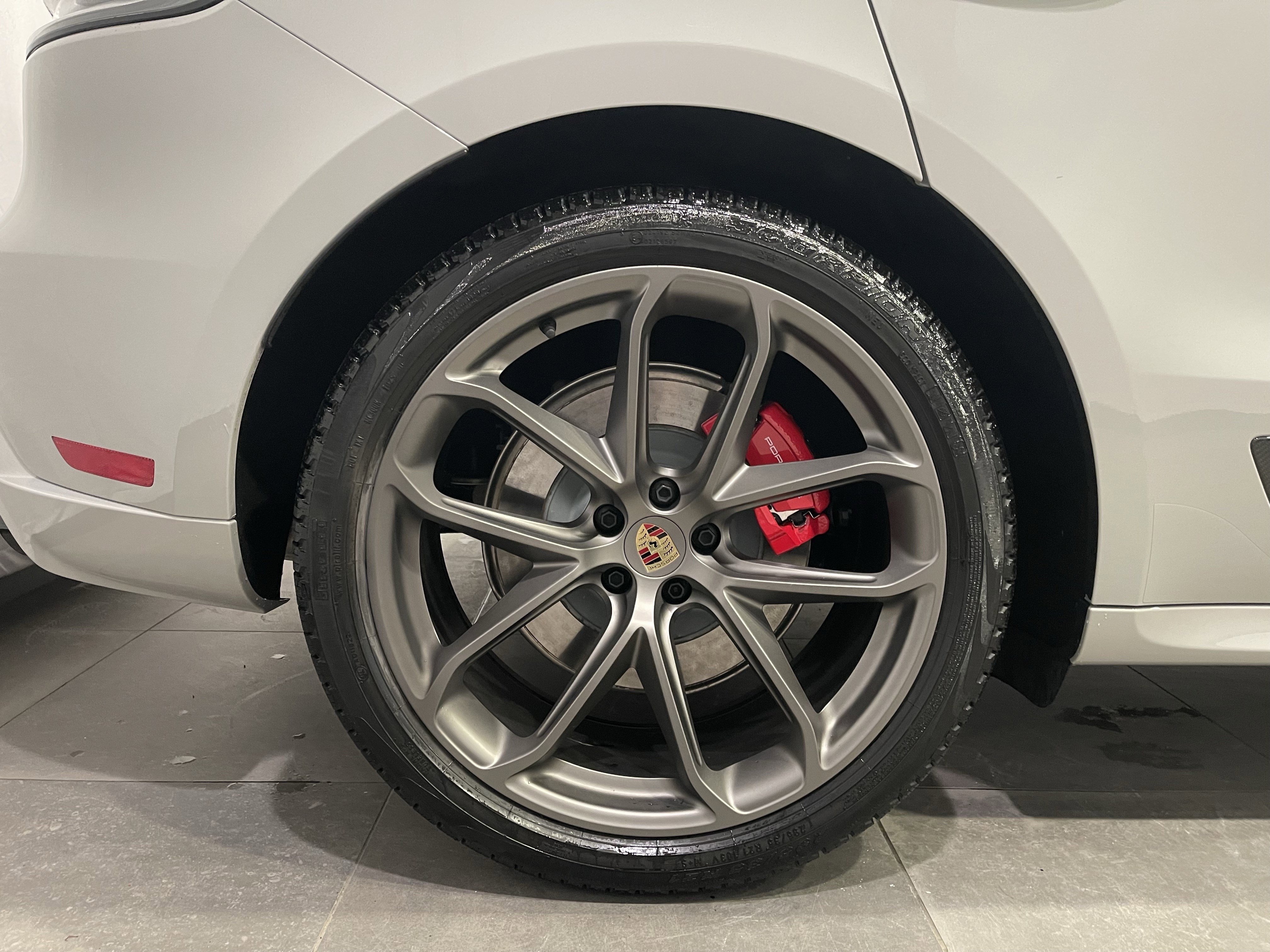 Used 2025 Porsche Macan GTS image 9