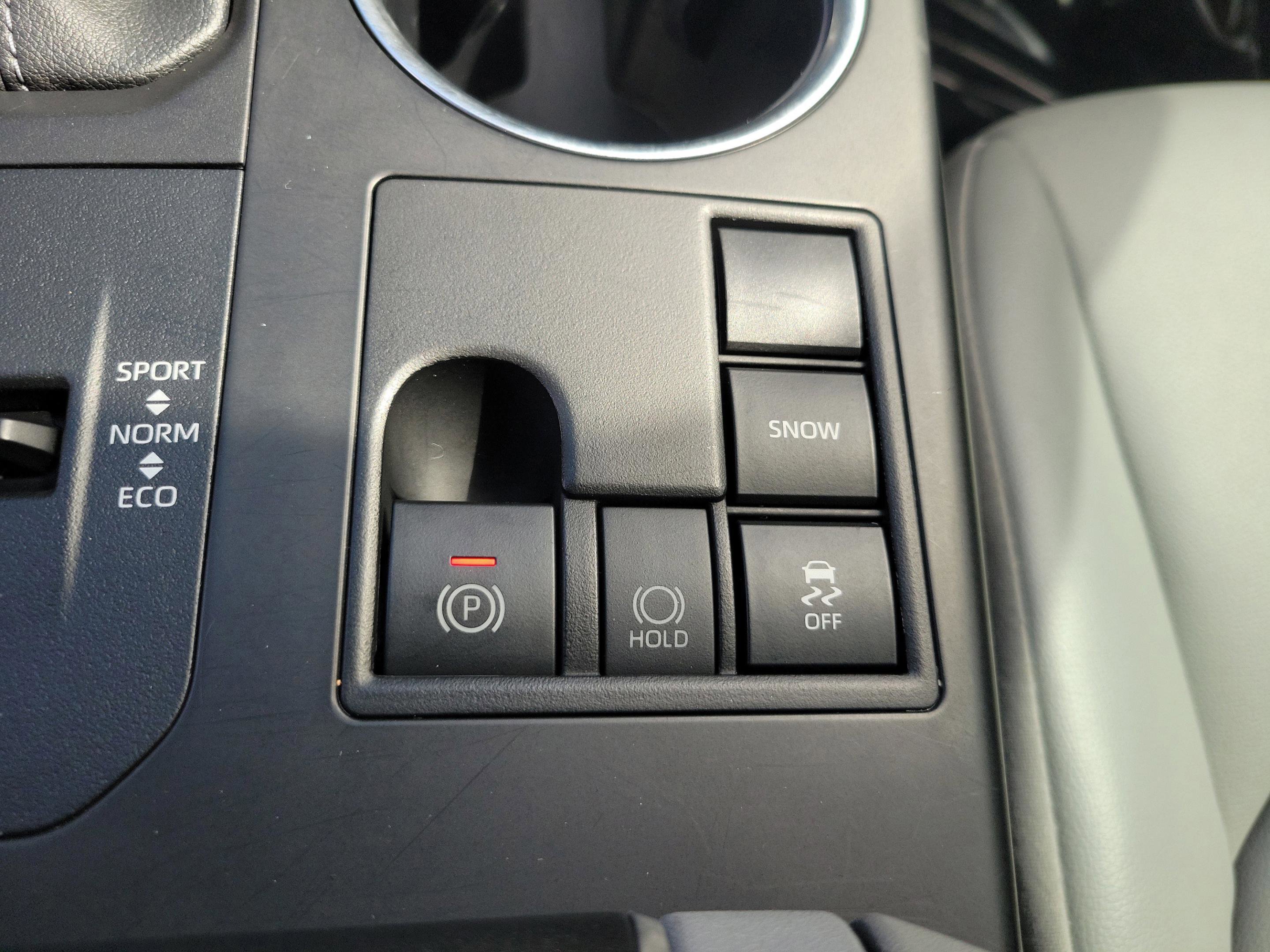 Used 2023 Toyota Highlander XLE image 18