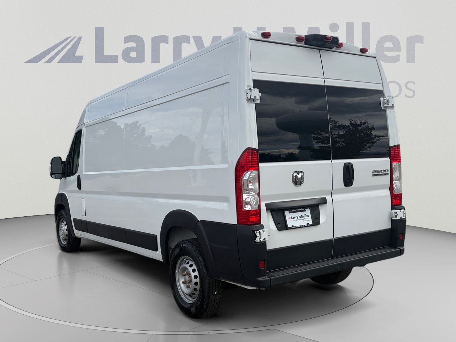 Used 2023 RAM ProMaster 2500 FWD image 4