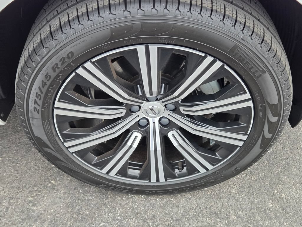 Used 2023 Volvo XC90 B6 Plus AWD/4WD image 9