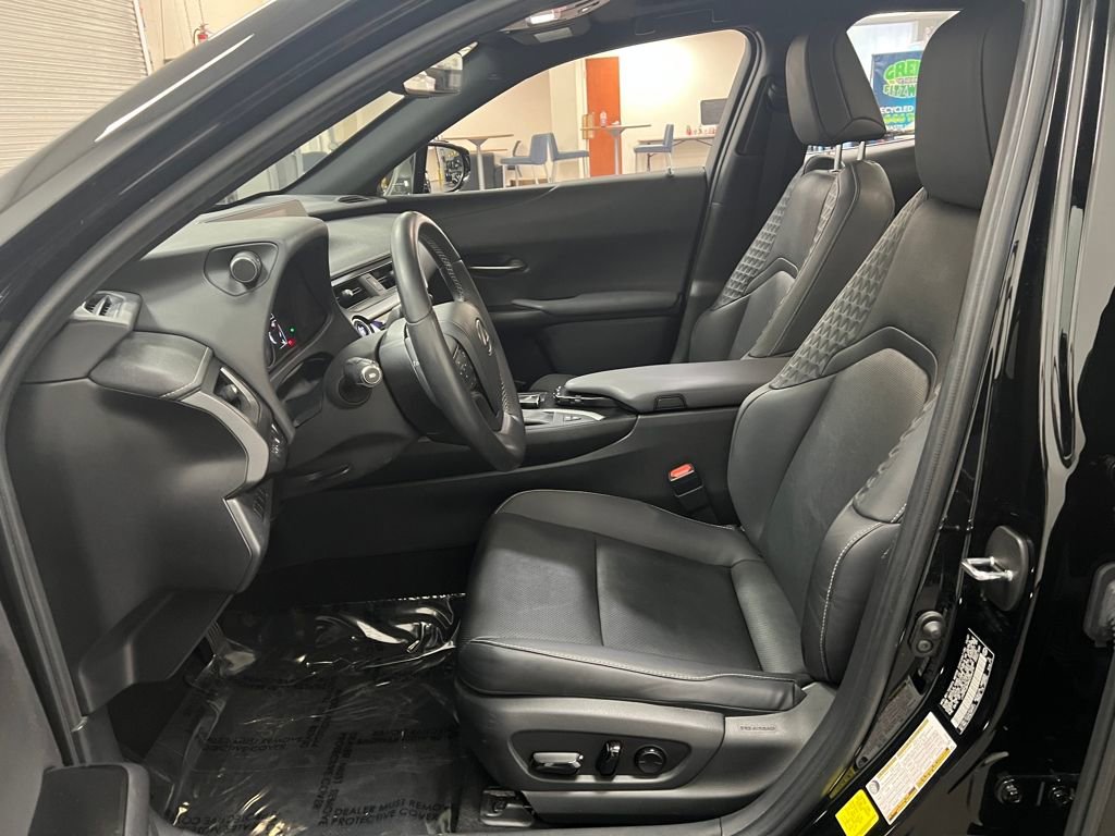 Used 2022 Lexus UX 250h w/ Premium Package image 11