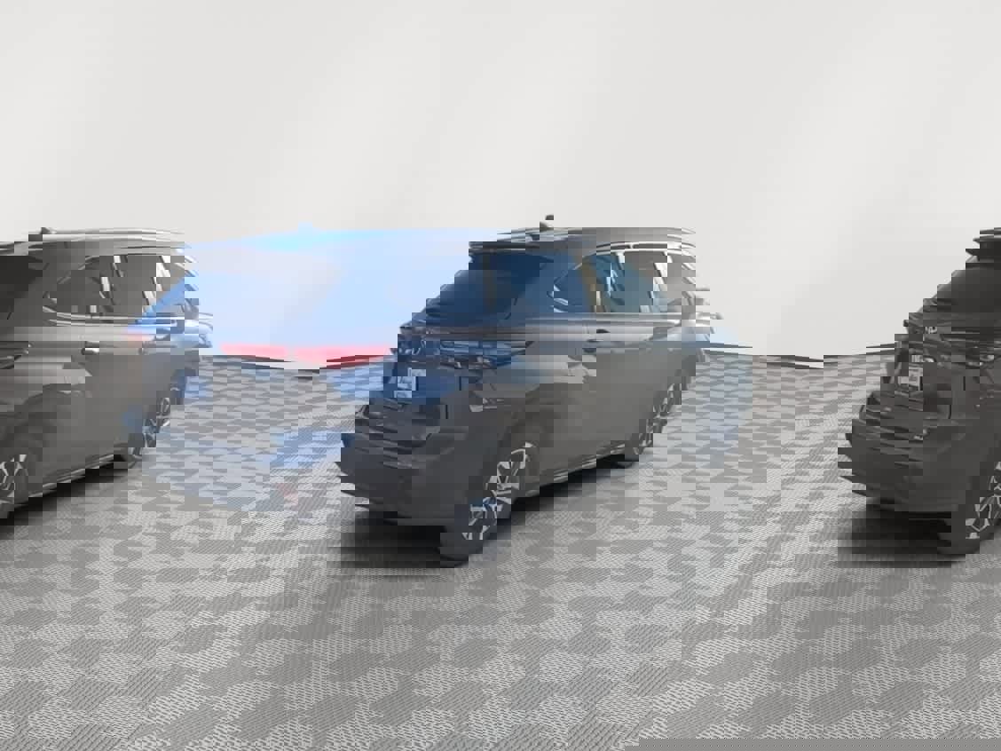 Used 2023 Toyota Highlander XLE image 8