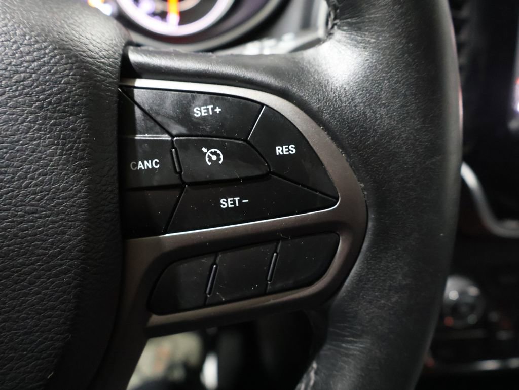 Used 2019 Jeep Cherokee Limited image 35