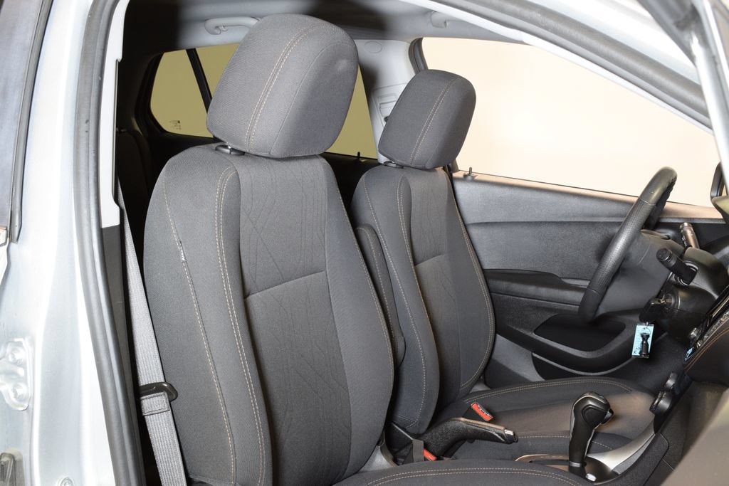 Used 2020 Chevrolet Trax LT FWD image 30