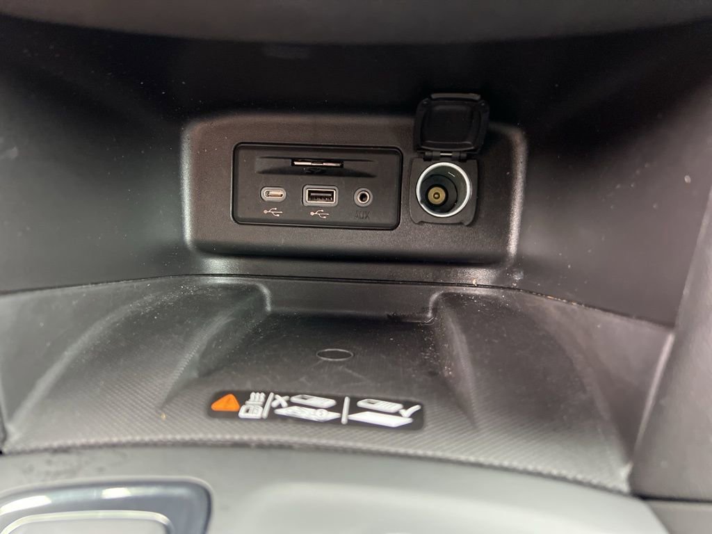 Used 2023 Chevrolet Equinox Premier image 36